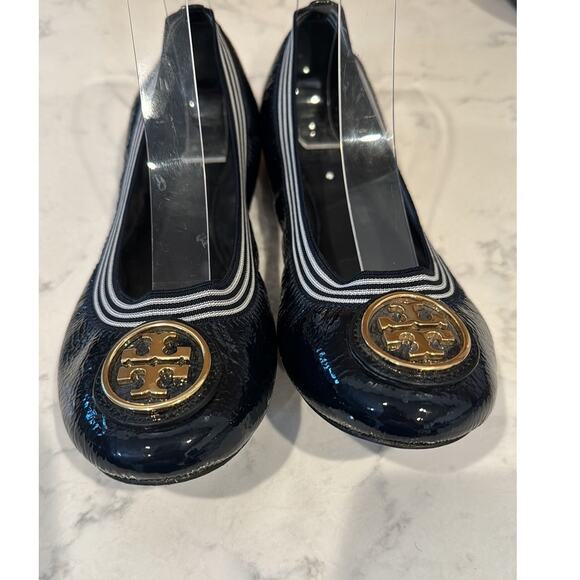 Tory Burch Navy Blue Patent Leather Croline Scrunch Ballet Flats  size 6.5 - Picture 3 of 8